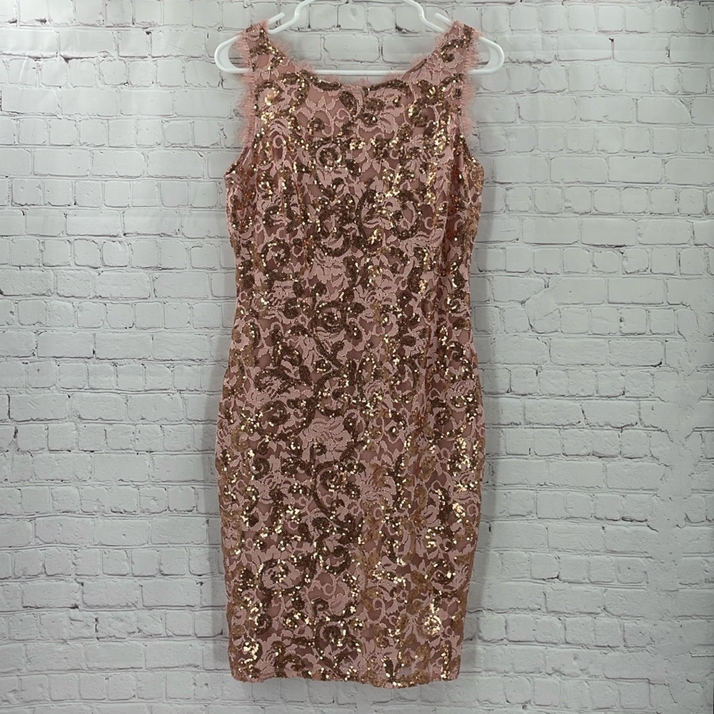 Marina Scalloped Shiny Sequin Cocktail Dress Sparkly Sexy Size 6 Formal Lace